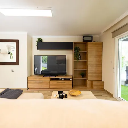 Oasis Βίλα Σαλού