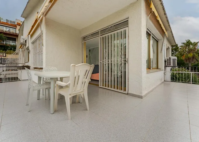Oasis Pool And Bbq