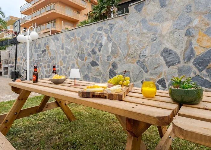 Oasis Pool And Bbq